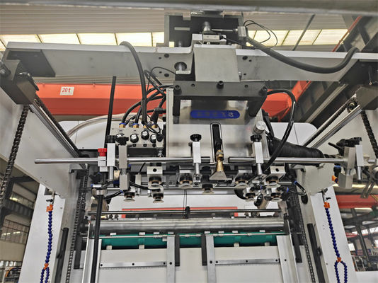 1550mm Max. Heap Height High Definition Printing Roll Die Cutting Machine for Cutting